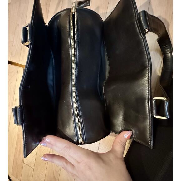 Authentic Chanel Vintage Quilted Barrel Bag - Serial 7268481 (2002-2003) - Picture 9 of 15